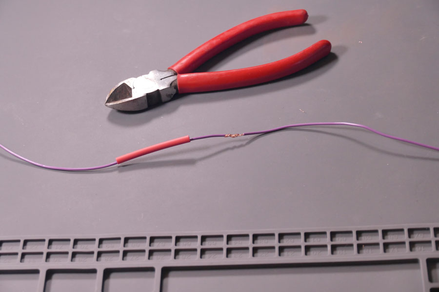 Correct technique for soldering wires together-04