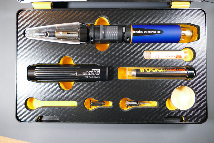 Soldering-wires-together-with-a-gas-soldering-iron-07-min