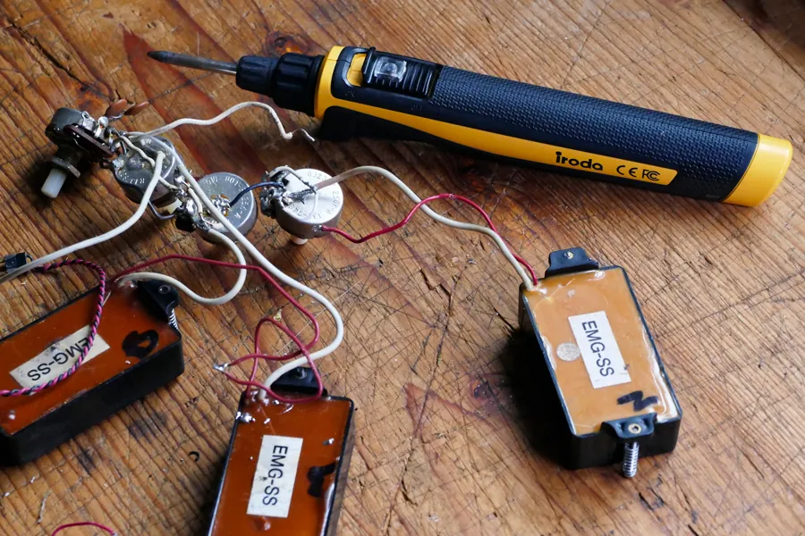 Battery Soldering Iron for Guitar Electronics - Iroda-01